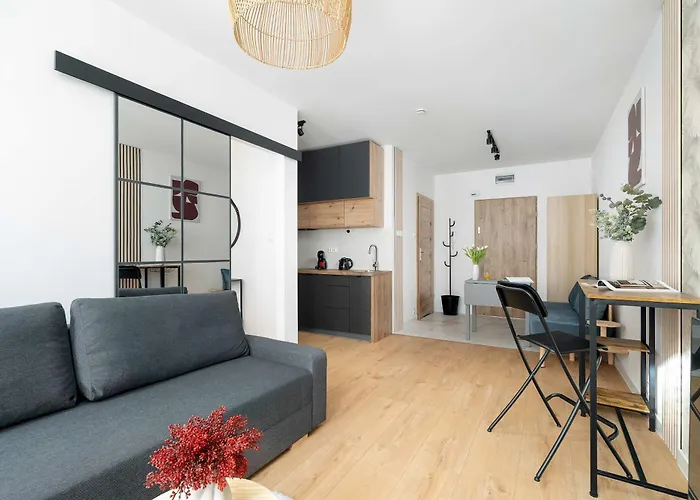 Jasny Z Parkingiem W Centrum Poznania By Renters * Poznan